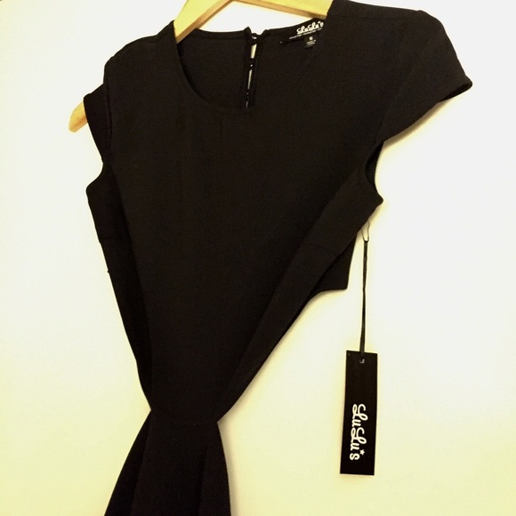 “Lulu’s” Black, Backless Maxi Dress! - Picture 7 of 8